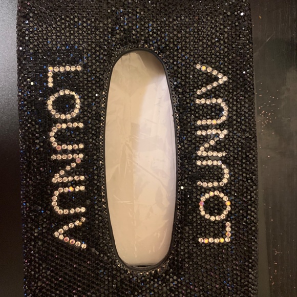 Bedazzled LOUNUV Tissue Box - Picture 5 of 12